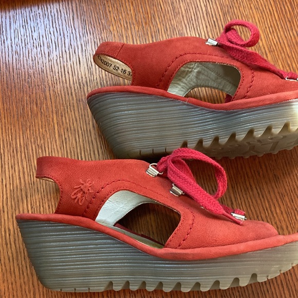 FLY LONDON YLFA red lace up wedges, peep toe. Size 37.  6.5-7. Leather - Picture 2 of 9